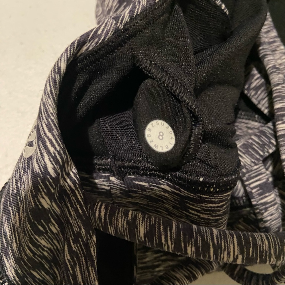 Lululemon Women's Sports Bra - 8 - Picture 7 of 7